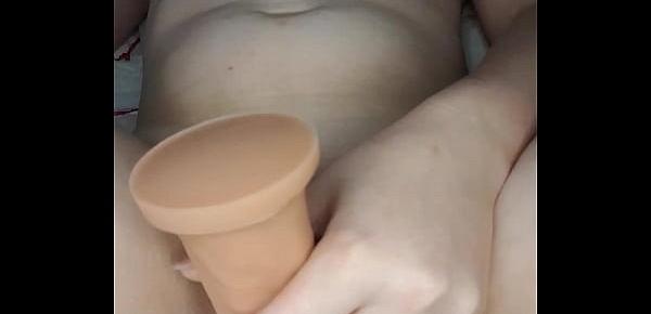  Girl masturbates her pussy to camera moaning hot